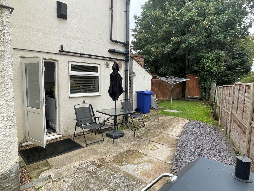 Lot: 122 - TWO-BEDROOM SEMI-DETACHED HOUSE FOR INVESTMENT -
